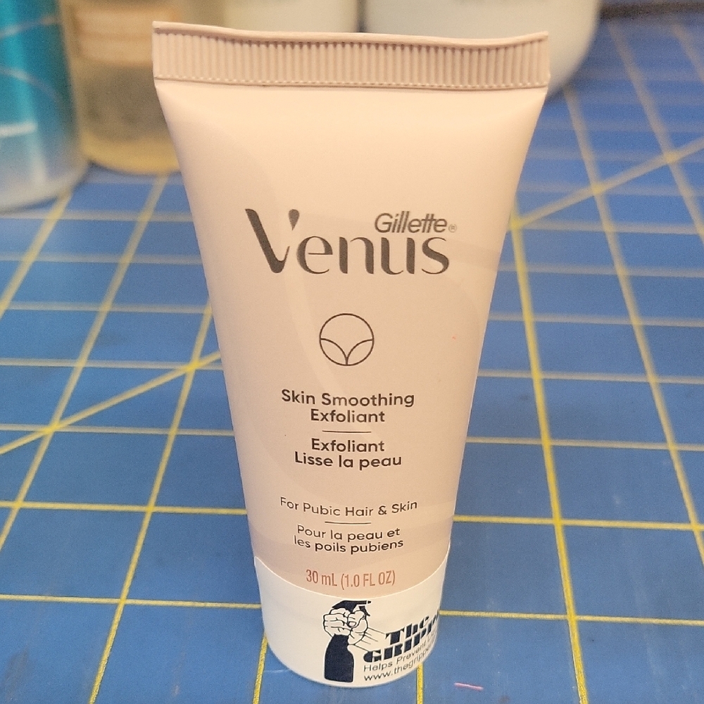 Gillette Venus Skin Smoothing Exfoliant 30ml New